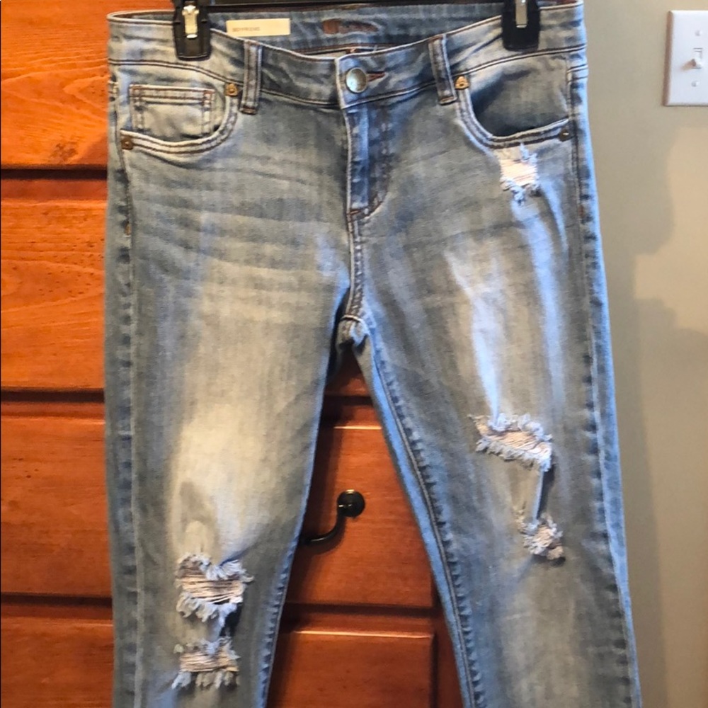 Distressed Boyfriend Jean